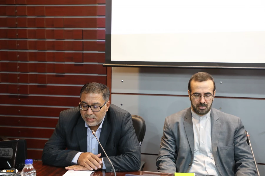 انصاری راد تشریح کرد:
برکات حضور رهبر معظم انقلاب در پردیس نسیبه دانشگاه فرهنگیان
سلامت دانشگاه فرهنگیان مدیون مسئولان حراست است
مسئولان حراست بازوی مشورتی رؤسای دانشگاه فرهنگیان هستند
 2