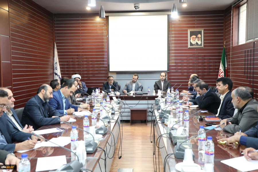 انصاری راد تشریح کرد:
برکات حضور رهبر معظم انقلاب در پردیس نسیبه دانشگاه فرهنگیان
سلامت دانشگاه فرهنگیان مدیون مسئولان حراست است
مسئولان حراست بازوی مشورتی رؤسای دانشگاه فرهنگیان هستند
 3