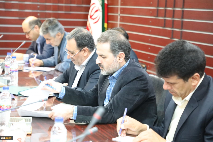 انصاری راد تشریح کرد:
برکات حضور رهبر معظم انقلاب در پردیس نسیبه دانشگاه فرهنگیان
سلامت دانشگاه فرهنگیان مدیون مسئولان حراست است
مسئولان حراست بازوی مشورتی رؤسای دانشگاه فرهنگیان هستند
 4