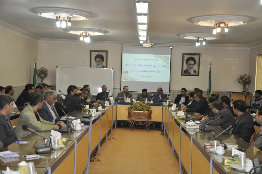 معاون طرح و برنامه و توسعه منابع دانشگاه فرهنگیان کشور:
بدون چشم داشت به تمام بازنشستگان کمک می کنیم 3