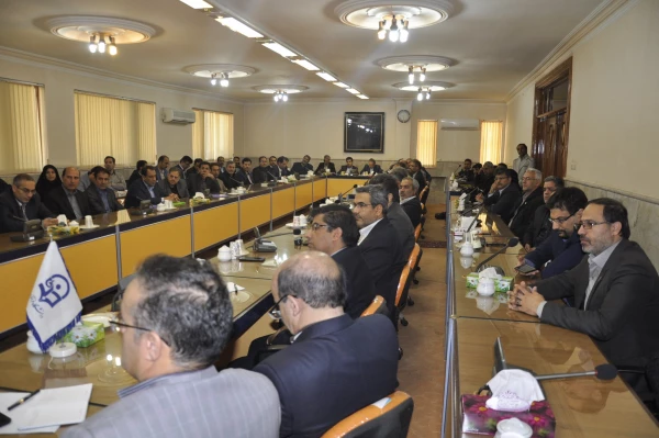 معاون طرح و برنامه و توسعه منابع دانشگاه فرهنگیان کشور:
بدون چشم داشت به تمام بازنشستگان کمک می کنیم 4