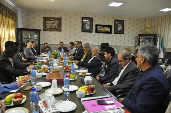 معاون طرح و برنامه و توسعه منابع دانشگاه فرهنگیان کشور:
بدون چشم داشت به تمام بازنشستگان کمک می کنیم 5