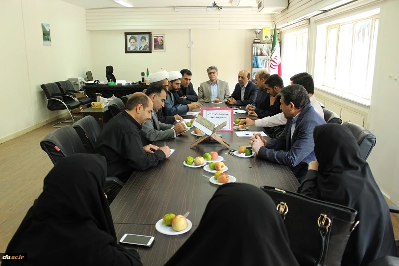 دانشگاه فرهنگیان استان لرستان برگزار کرد:
جلسه استانی ستاد پیاده روی اربعین حسینی (ع)