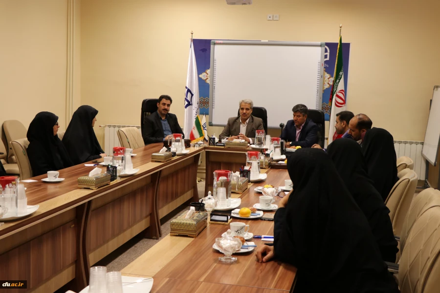 با حضور مدیرکل امور دانشجویی دانشگاه فرهنگیان در استان اصفهان برگزار شد.
نشست سرپرستان سراهای دانشجویی و کارشناس مسئولان امور دانشجویی