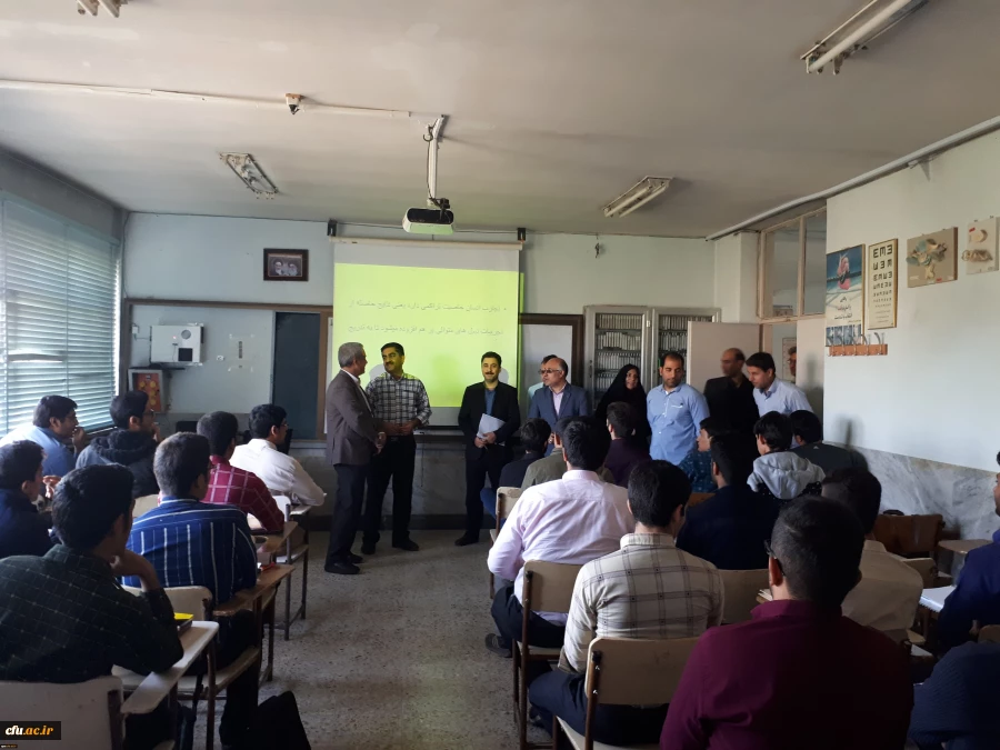 مدیرکل امور دانشجویی دانشگاه فرهنگیان  در بازدید از مرکز آموزشی نجف آباد اصفهان عنوان کرد:

 مرکز  آموزشی آیت یکی از بهترین مراکز از نظر رفاهی و فضای سبز است.