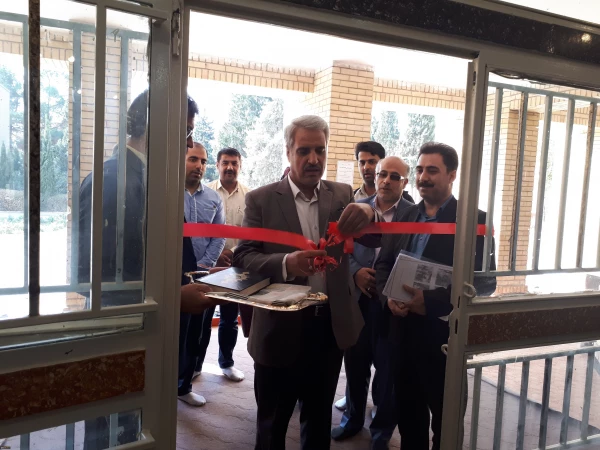 مدیرکل امور دانشجویی دانشگاه فرهنگیان  در بازدید از مرکز آموزشی نجف آباد اصفهان عنوان کرد:

 مرکز  آموزشی آیت یکی از بهترین مراکز از نظر رفاهی و فضای سبز است.