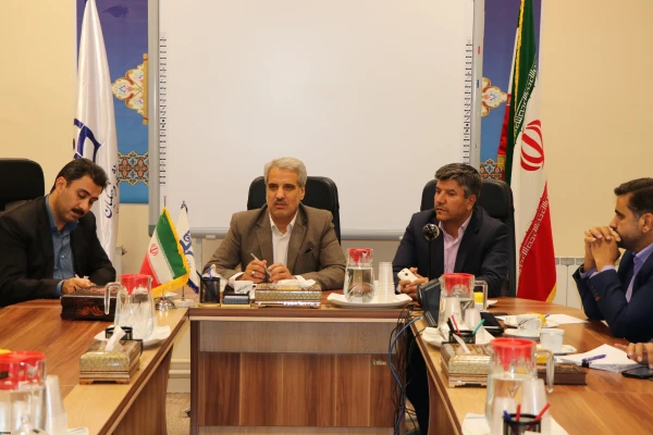 مدیرکل امور دانشجویی در نشست سرپرستان سراهای دانشجویی و کارشناس مسئولان امور دانشجویی  استان اصفهان:

به دنبال این هستیم که دانشگاه فرهنگیان روی ریل تربیت معلم برود