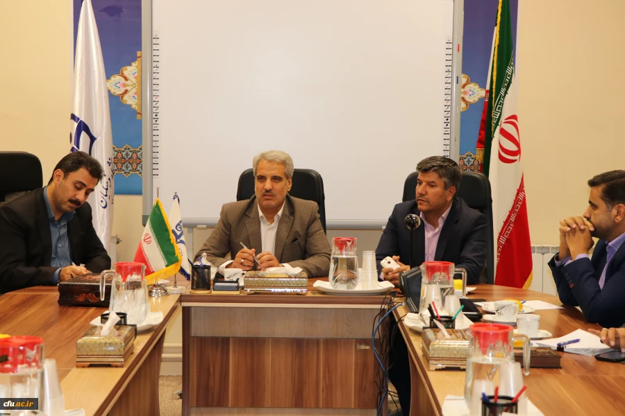 مدیرکل امور دانشجویی در نشست سرپرستان سراهای دانشجویی و کارشناس مسئولان امور دانشجویی  استان اصفهان:

به دنبال این هستیم که دانشگاه فرهنگیان روی ریل تربیت معلم برود