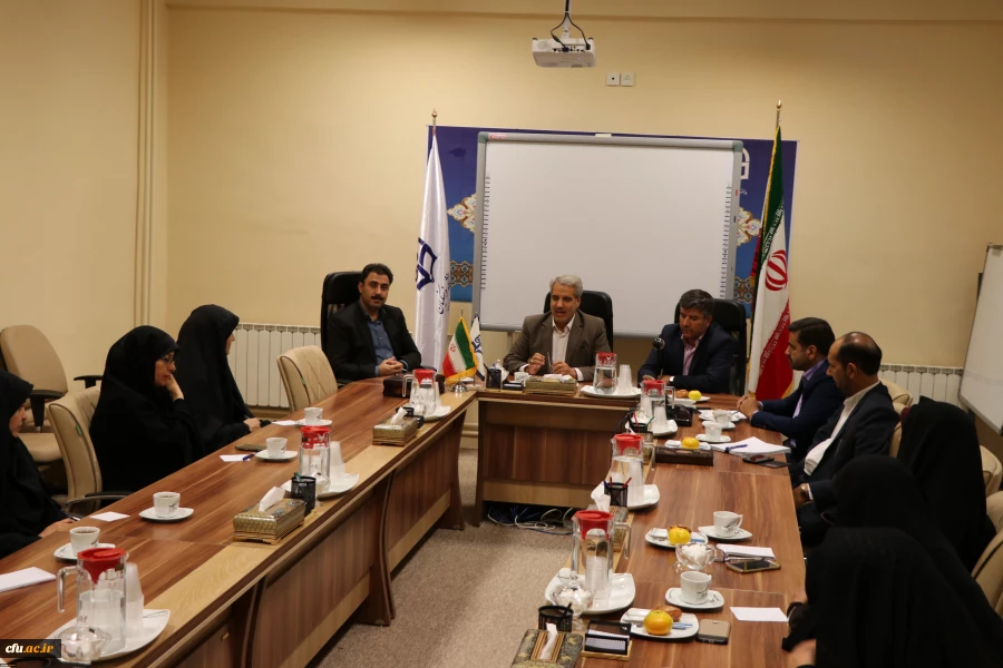 مدیرکل امور دانشجویی در نشست سرپرستان سراهای دانشجویی و کارشناس مسئولان امور دانشجویی  استان اصفهان:

به دنبال این هستیم که دانشگاه فرهنگیان روی ریل تربیت معلم برود