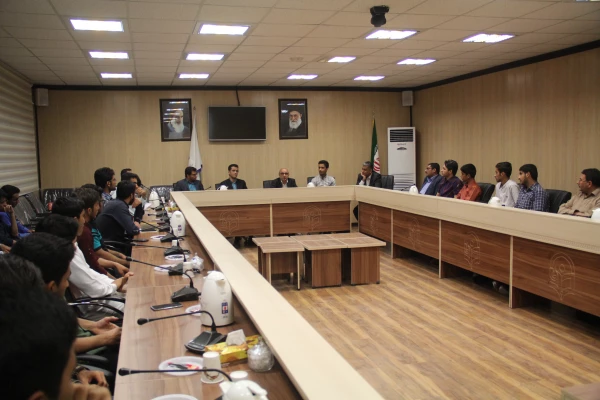 سومین نشست کتابخوانی در پردیس شهید بهشتی هرمزگان توسط انجمن اسلامی دانشجویان 4