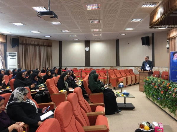 دکتر علی نژاد در جلسه آموزشی سلامت بانوان به مناسبت هفته سلامت زنان:

زنان الگوی خود مراقبتی برای خانواده و جامعه هستند