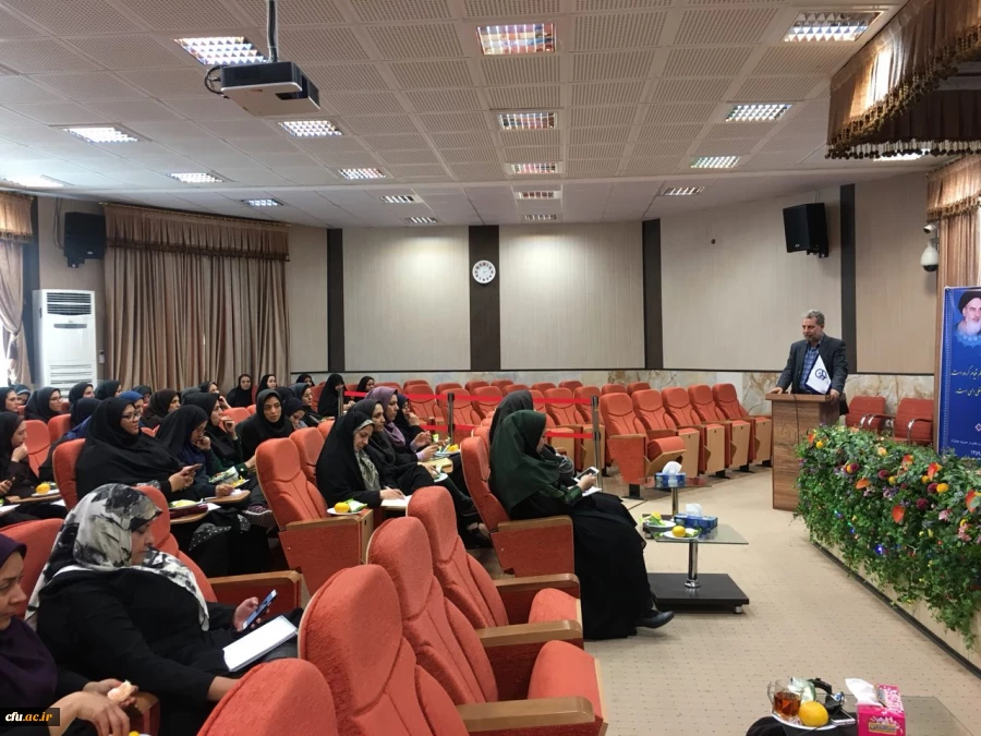 دکتر علی نژاد در جلسه آموزشی سلامت بانوان به مناسبت هفته سلامت زنان:

زنان الگوی خود مراقبتی برای خانواده و جامعه هستند