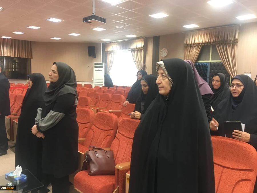 دکتر علی نژاد در جلسه آموزشی سلامت بانوان به مناسبت هفته سلامت زنان:

زنان الگوی خود مراقبتی برای خانواده و جامعه هستند