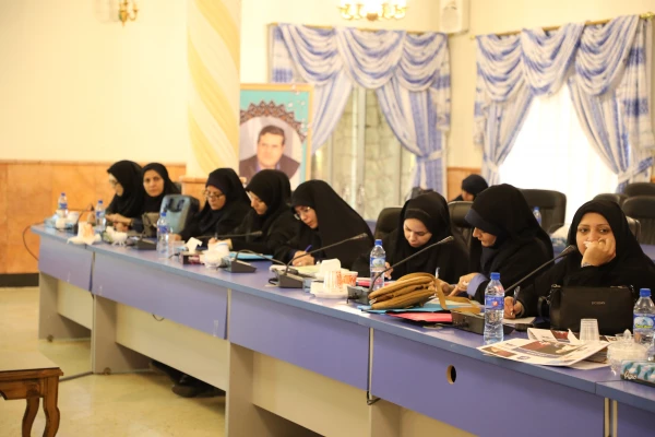 مدیر کل حراست دانشگاه فرهنگیان:

پاسخگویی و ارائه خدمات مناسب به مردم از نتایج نظارت و حراست دقیق است. 4