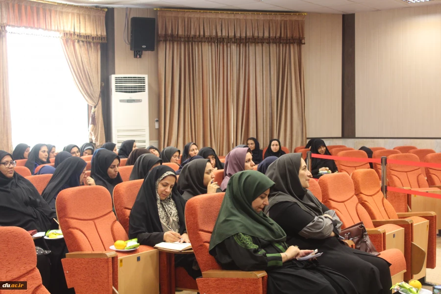 دکتر علی نژاد در جلسه آموزشی سلامت بانوان به مناسبت هفته سلامت زنان:

زنان الگوی خود مراقبتی برای خانواده و جامعه هستند 2