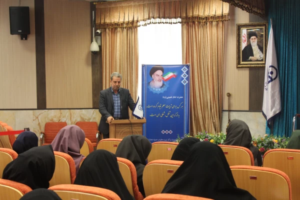 دکتر علی نژاد در جلسه آموزشی سلامت بانوان به مناسبت هفته سلامت زنان:

زنان الگوی خود مراقبتی برای خانواده و جامعه هستند 2