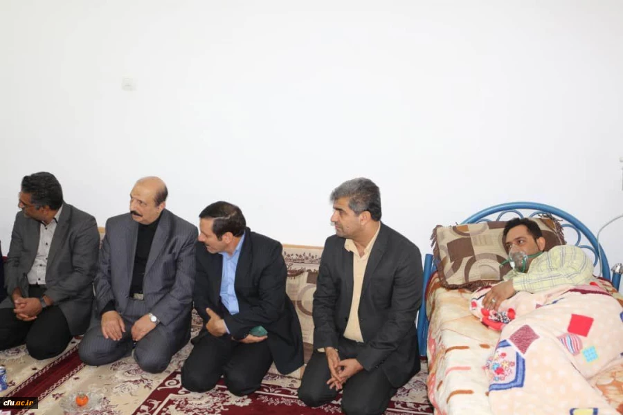 معاون دانشگاه فرهنگیان کشور از معلم فداکار آبپخشی کرد
 8