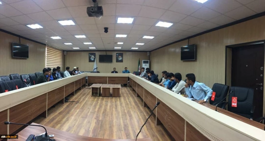 دومین نشست هم اندیشی مدیر امور پردیس های استان هرمزگان با دبیران کانون ها، انجمن ها و تشکل های پردیس شهید بهشتی هرمزگان برگزار گردید 4