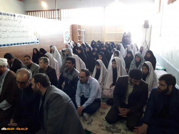 نماز جماعت با حضور پرشور دانشجویان زینب کبری (س) اراک به امامت آیت الله دری نجف آبادی برگزار شد. 2