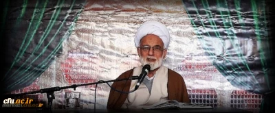 نماز جماعت با حضور پرشور دانشجویان زینب کبری (س) به امامت نماینده ولی فقیه و امام جمعه اراک برگزار شد