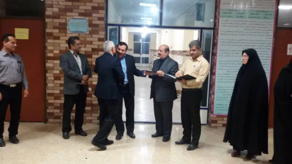 با حضور معاون طرح و برنامه و توسعه منابع دانشگاه فرهنگیان کشور:
تقدیر از پرسنل حراست(نگهبانان)پردیس بنت الهدی صدر دانشگاه فرهنگیان استان بوشهر 4