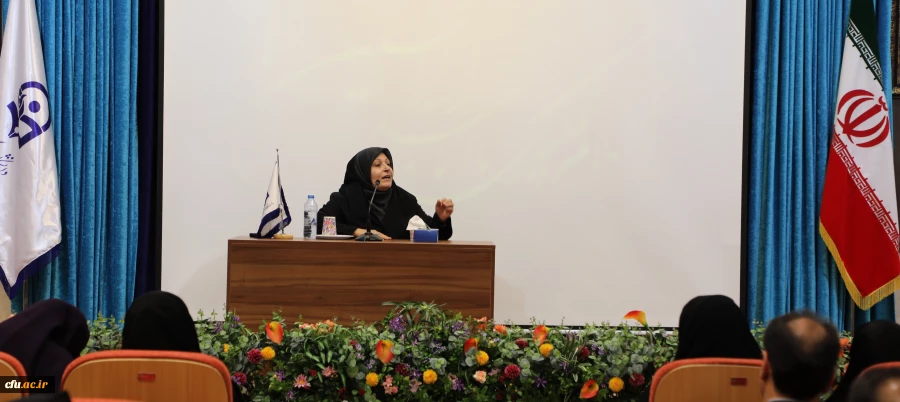 در سازمان مرکزی برگزار شد:
نشست تخصصی بزرگداشت اربعین حسینی با موضوع نقش زنان در حماسه عاشورا
 2