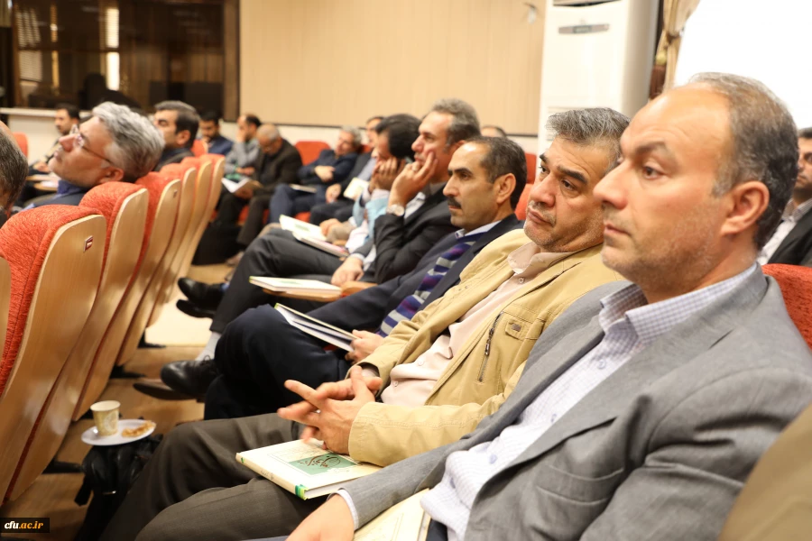 در سازمان مرکزی برگزار شد:

نشست تخصصی بزرگداشت  اربعین حسینی با موضوع نقش زنان در حماسه عاشورا
 2