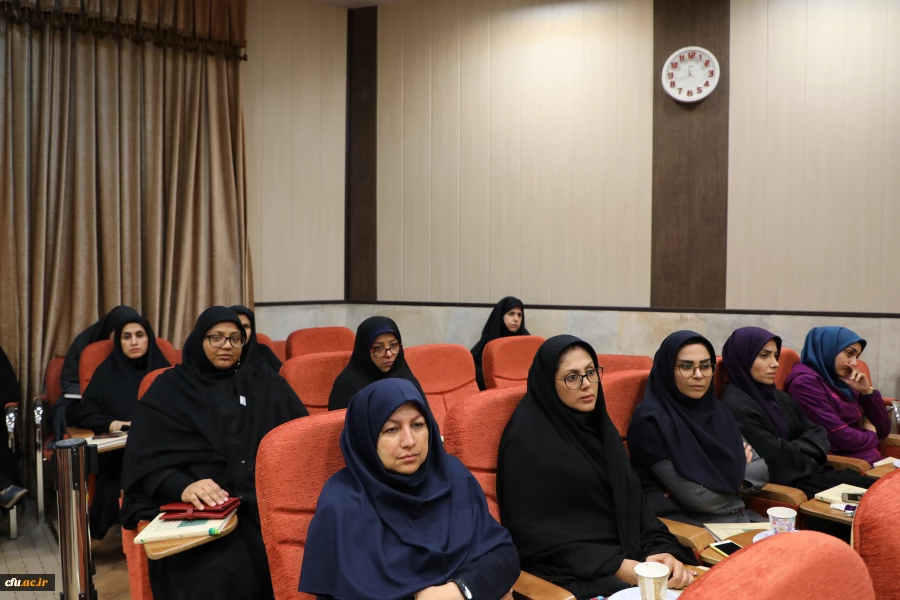 رییس دانشگاه فرهنگیان در نشست گرامیداشت اربعین حسینی(ع):

حماسه کربلا، از جمله وقایع تاریخی که پا به مرز جاودانگی گذاشته است 2