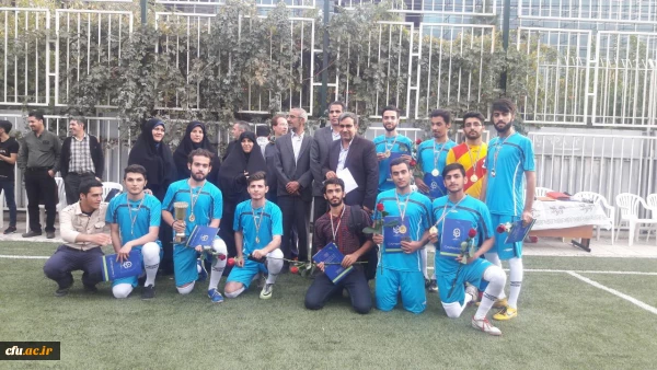 دکتر علی نژاد در  تقدیر از دانشجومعلمان و همکاران با کسب مقام برتر در  مسابقات ورزشیدر سطح استان تهران عنوان کرد: 
 ازبهترین روش های فراگیری مهارت های مختلف، قرار گرفتن در فضای رقابت و ایجاد چالش برای فرداست