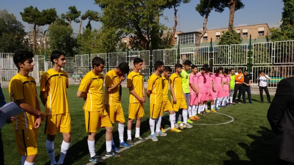 دکتر علی نژاد در  تقدیر از دانشجومعلمان و همکاران  در مسابقات ورزشی در سطح دانشگاه فرهنگیان استان تهران عنوان کرد: 

 ازبهترین روش های فراگیری مهارت ها، قرار گرفتن در فضای رقابت و ایجاد چالش برای فرداست