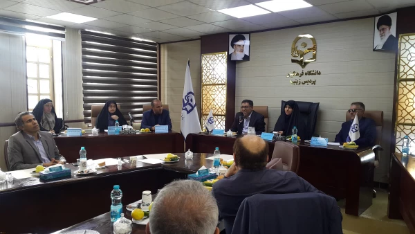 دکتر علی نژاد در افتتاح چهار طرح آموزشی فرهنگی و پژوهشی در پردیس زینبیه عنوان کرد:

با تاکید بر اقتصاد مقاومتی، تولید و بهره مندی از کالای ایرانی، بازارچه های دانشجویی فرصت بسیار خوبی جهت اجرای دستورات مقام معظم رهبری است