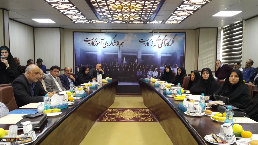 دکتر علی نژاد در افتتاح چهار طرح آموزشی فرهنگی و پژوهشی در پردیس زینبیه عنوان کرد:

با تاکید بر اقتصاد مقاومتی، تولید و بهره مندی از کالای ایرانی، بازارچه های دانشجویی فرصت بسیار خوبی جهت اجرای دستورات مقام معظم رهبری است