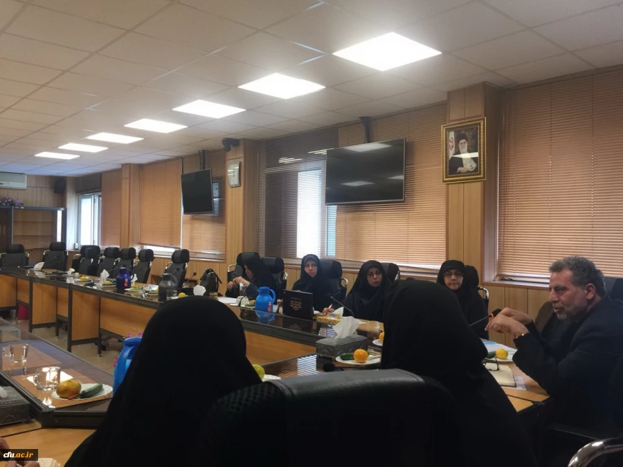 در نشست هم اندیشی مشاوران و اعضای هیئت علمی:

 ارتقای جایگاه مشاوره در ساختار دانشگاه از عمده ترین مسائل برای ارایه خدمات بهتر در دانشگاه است.