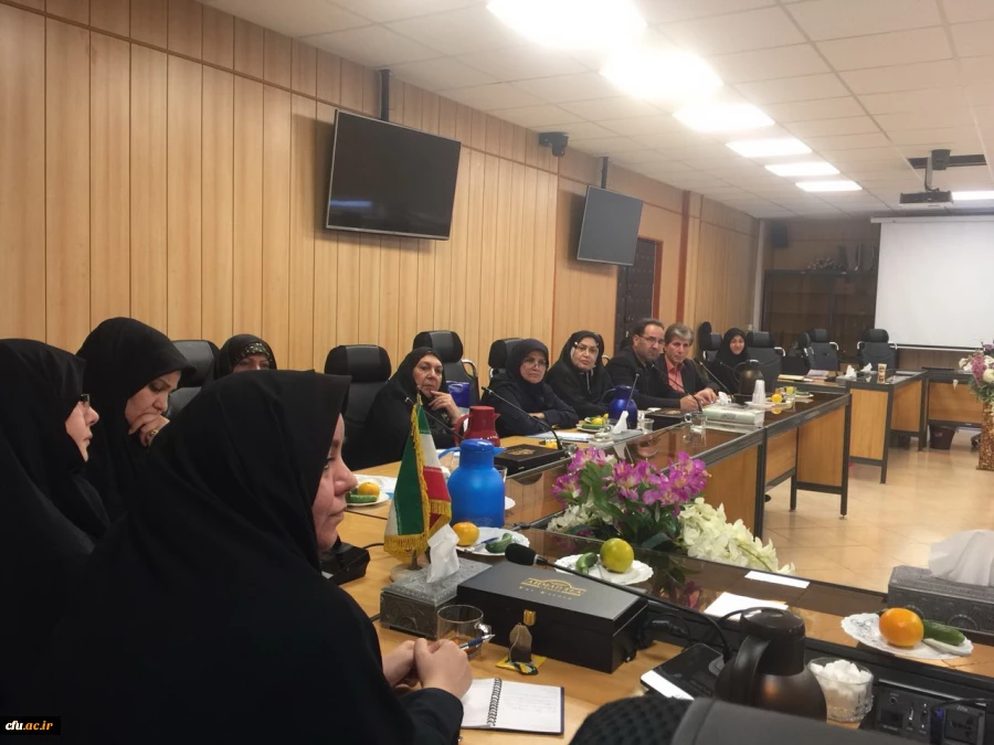 در نشست هم اندیشی مشاوران و اعضای هیئت علمی:

 ارتقای جایگاه مشاوره در ساختار دانشگاه از عمده ترین مسائل برای ارایه خدمات بهتر در دانشگاه است.