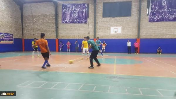 به مناسبت هفته تربیت بدنی:

مسابقات ورزشی فوتسال در پردیس شهید رجایی قزوین برگزار شد