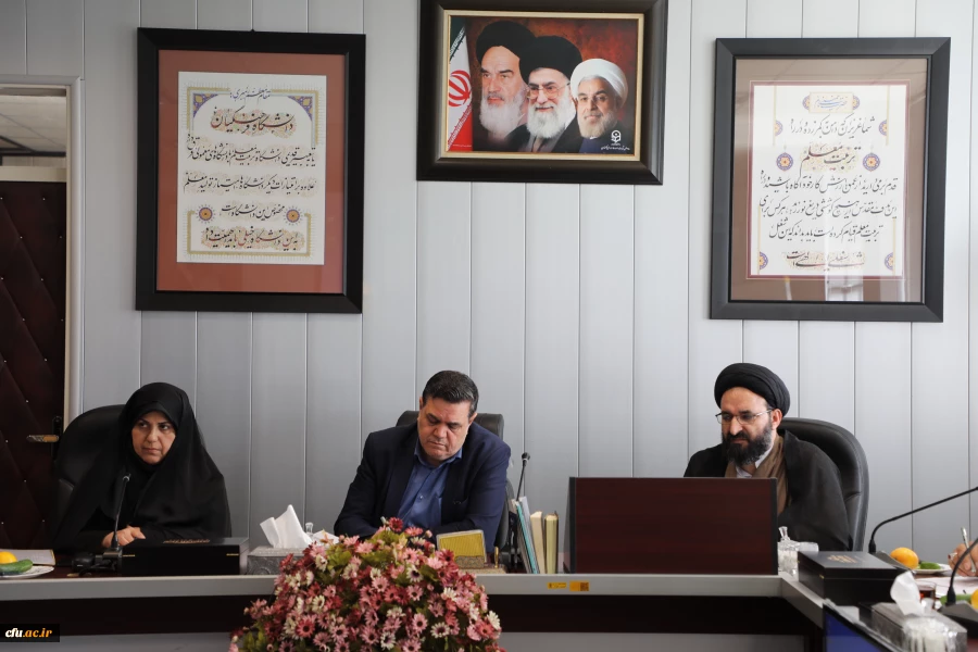 دکتر خنیفر در دومین جلسه شورای انضباطی: 

در مطالبه گری باید احترام و عزت حفظ شود