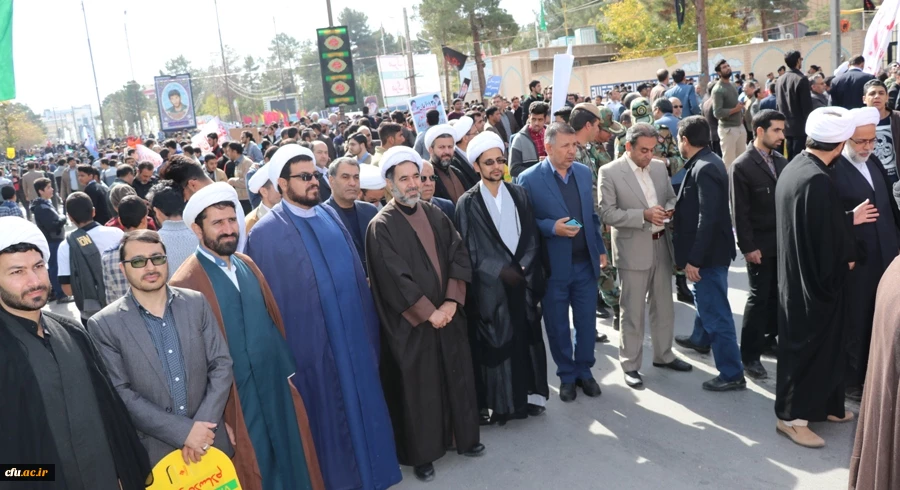 حضور کارکنان و دانشجویان دانشگاه فرهنگیان کرمان در راهپیمایی 13 آبان