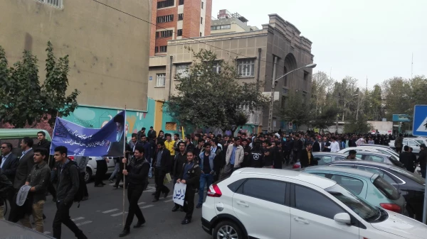 حضور گسترده و پرشور دانشجومعلمان، مسئولان و کارکنان دانشگاه فرهنگیان استان تهران در راهپیمایی 13 آبان 5