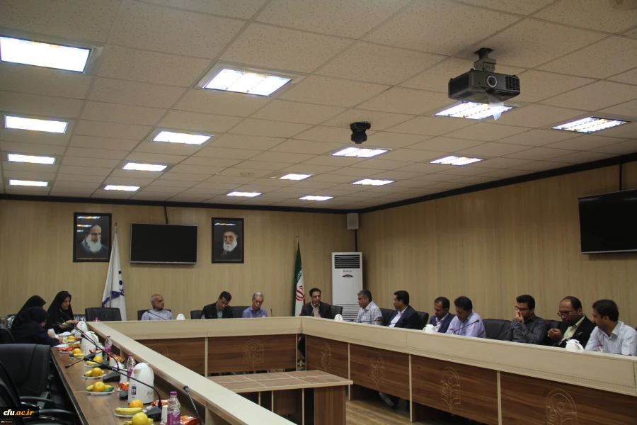 نشست ستاد نکوداشت یکصدمین سالگرد تاسیس تربیت معلم در دانشگاه فرهنگیان هرمزگان برگزار گردید.
 7