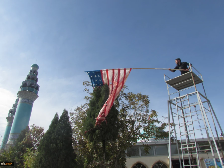حضور باشکوه مسئولان، استادان و دانشجو معلمان دانشگاه فرهنگیان استان مرکزی در راهپیمایی ۱۳ آبان 9