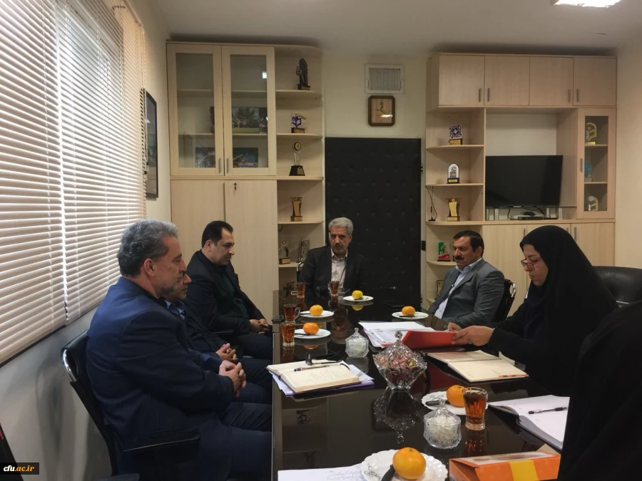 دکتر خاکی در هفتاد و نهمین جلسه شورای مدیران معاونت دانشجویی با حضور مشاور عالی دانشگاه عنوان کرد:

معاونت دانشجویی باید در کانون توجه دانشگاه باشد