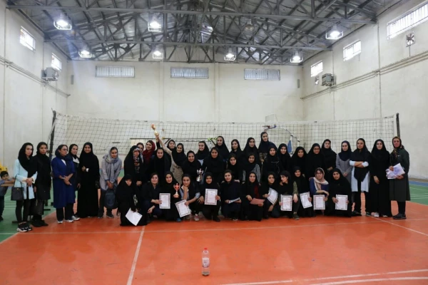 به مناسبت هفته تربیت بدنی در پردیس بنت الهدی صدر برگزار شد:

مسابقات ورزشی والیبال، دارت و پنالتی بسکتبال