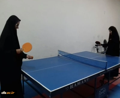 به مناسبت هفته تربیت بدنی در پردیس الزهرا (س) استان سمنان برگزار شد:

مسابقات ورزشی در رشته های فوتسال، دارت و تنیس روی میز