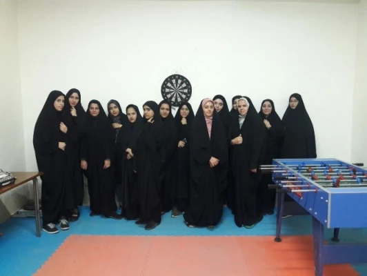 به مناسبت هفته تربیت بدنی در پردیس الزهرا (س) استان سمنان برگزار شد:

مسابقات ورزشی در رشته های فوتسال، دارت و تنیس روی میز