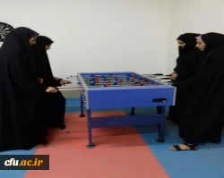 به مناسبت هفته تربیت بدنی در پردیس الزهرا (س) استان سمنان برگزار شد:

مسابقات ورزشی در رشته های فوتسال، دارت و تنیس روی میز