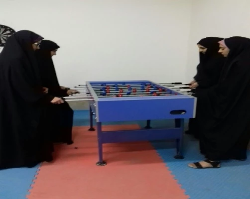 به مناسبت هفته تربیت بدنی در پردیس الزهرا (س) استان سمنان برگزار شد:

مسابقات ورزشی در رشته های فوتسال، دارت و تنیس روی میز