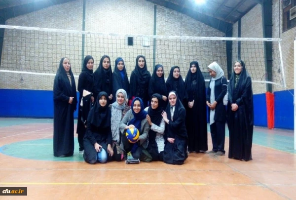 به مناسبت هفته تربیت بدنی در پردیس بنت­ الهدی صدر استان قزوین برگزار شد:

مسابقات ورزشی در رشته های شطرنج، والیبال، هندبال، دارت و بازی بومی و محلی