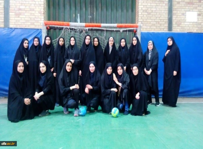 به مناسبت هفته تربیت بدنی در پردیس بنت­ الهدی صدر استان قزوین برگزار شد:

مسابقات ورزشی در رشته های شطرنج، والیبال، هندبال، دارت و بازی بومی و محلی