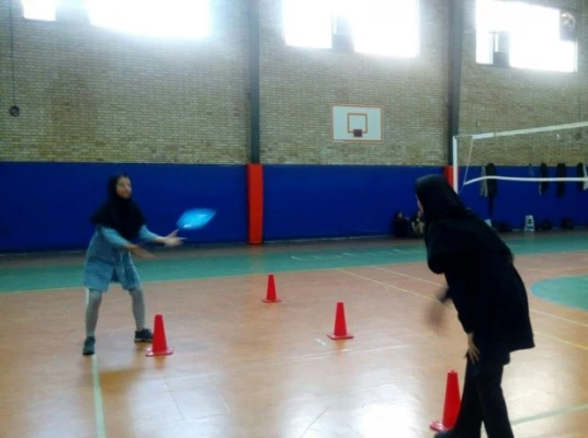 به مناسبت هفته تربیت بدنی در پردیس بنت­ الهدی صدر استان قزوین برگزار شد:

مسابقات ورزشی در رشته های شطرنج، والیبال، هندبال، دارت و بازی بومی و محلی