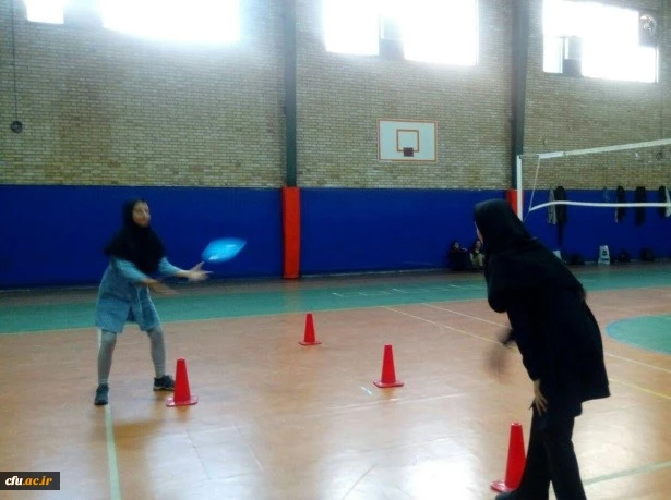 به مناسبت هفته تربیت بدنی در پردیس بنت­ الهدی صدر استان قزوین برگزار شد:

مسابقات ورزشی در رشته های شطرنج، والیبال، هندبال، دارت و بازی بومی و محلی